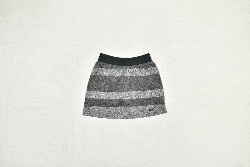 Nike Skirt Womens Small Dri-FIT Tennis Running Athletic Built-In Shorts
